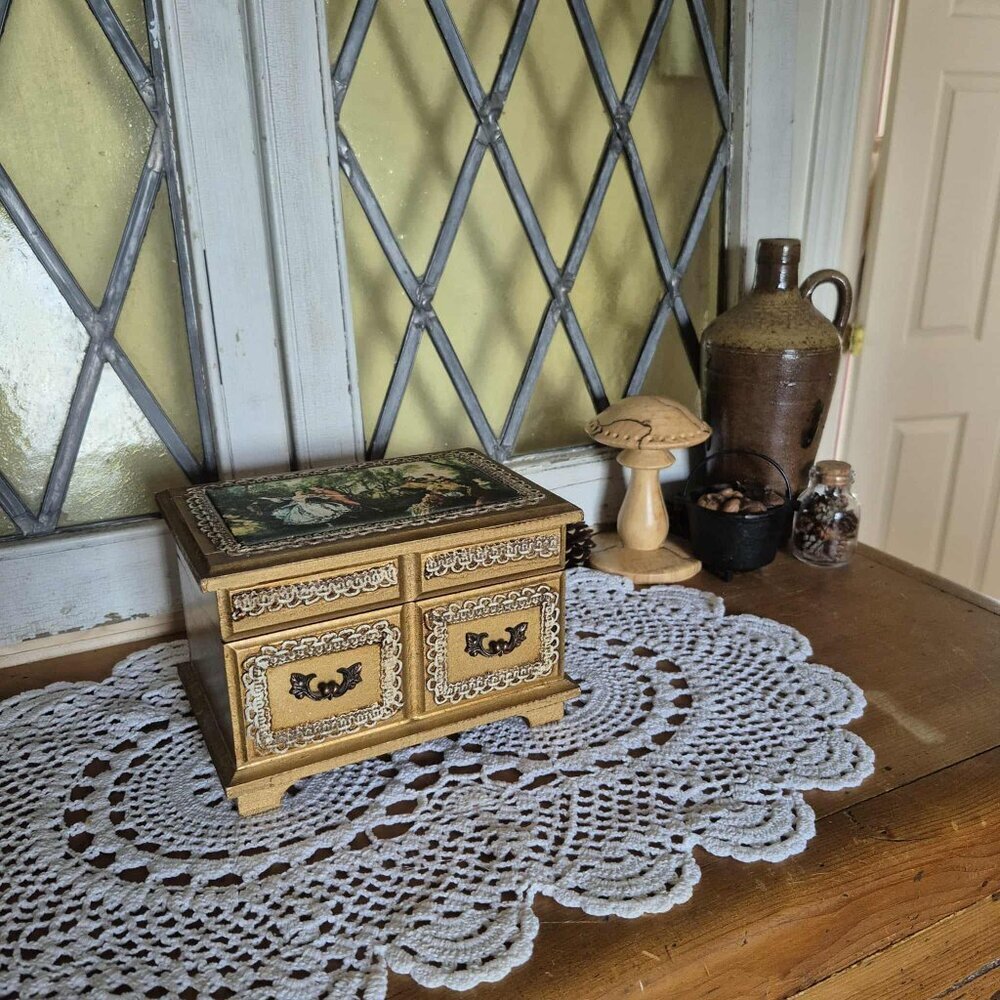 Vintage Musical Gold Jewelry Box - Picture 4 of 11